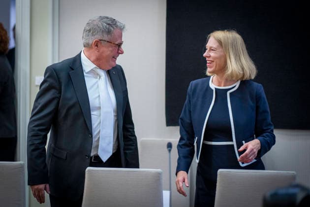 Epstein-horing starter i Stortinget Oslo 20261001. KomtÃ leder Per-Willy Amundsen (Frp) og tidligere utenriksminister Anniken Huitfeldt (Ap) i Stortingets kontroll- og konstitusjonskomitÃ s apne horing om praksisen i Utenriksdepartementet og Jeffrey Epsteins nettverk i Norge. Foto: Heiko Junge NTB Oslo Norge pvG96_aq11s EDITORIAL USE ONLY Ref:_BNC_POLpvG96_aq11s.jpg Copyright: xHeikoxJungex xNTBx
