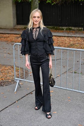 PFW Chloe Outside Arrivals JR Jean Campbell arriving at the Chloe show during Paris Fashion Week, in Paris, France on 1 October 2026. Photo by Julien Reynaud APS-Medias ABACAPRESS.COM Paris France  Copyright: xReynaudxJulien APS-Medias ABACAx