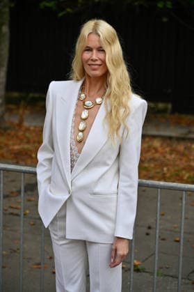 PFW Chloe Outside Arrivals JR Claudia Schiffer arriving at the Chloe show during Paris Fashion Week, in Paris, France on 1 October 2026. Photo by Julien Reynaud APS-Medias ABACAPRESS.COM Paris France  Copyright: xReynaudxJulien APS-Medias ABACAx