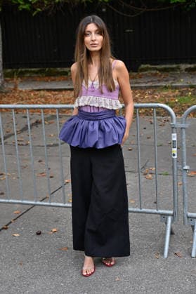 PFW Chloe Outside Arrivals JR Guest arriving at the Chloe show during Paris Fashion Week, in Paris, France on 1 October 2026. Photo by Julien Reynaud APS-Medias ABACAPRESS.COM Paris France  Copyright: xReynaudxJulien APS-Medias ABACAx