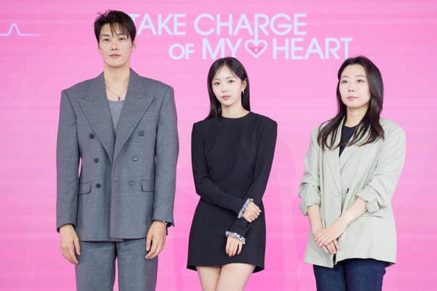 Netflix series Take Charge of My Heart press conference SEOUL, SOUTH KOREA, OCTOBER 01: Kim Young-kwang, Chae Soo-bin, director Park Soo-won during Netflix series Take Charge of My Heart press conference at the Hotel Naru in Seoul, South Korea, on October 1, 2026. Seoul the Hotel Naru South Korea 8290_287833 Copyright: xStevexChoxKyewoongx