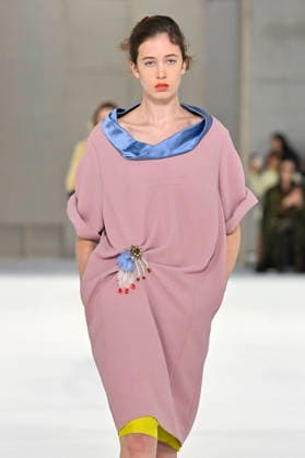 Dries Van Noten Women s Ready-to-Wear Spring Summer 2027 Collection Fashion Show during Paris Fashion Week, September 30, 2026 Dries Van Noten Women s Ready-to-Wear Spring Summer 2027 Collection Fashion Show, during Paris Fashion Week, September 30, 2026, Paris, France  Copyright: xAgencex xBestimagexAgencex xBestimagex