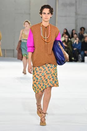 Dries Van Noten Women s Ready-to-Wear Spring Summer 2027 Collection Fashion Show during Paris Fashion Week, September 30, 2026 Dries Van Noten Women s Ready-to-Wear Spring Summer 2027 Collection Fashion Show, during Paris Fashion Week, September 30, 2026, Paris, France  Copyright: xAgencex xBestimagexAgencex xBestimagex