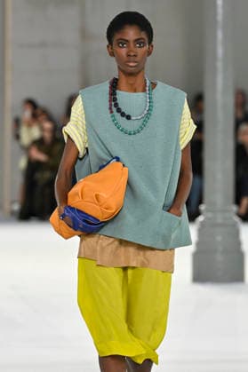 Dries Van Noten Women s Ready-to-Wear Spring Summer 2027 Collection Fashion Show during Paris Fashion Week, September 30, 2026 Dries Van Noten Women s Ready-to-Wear Spring Summer 2027 Collection Fashion Show, during Paris Fashion Week, September 30, 2026, Paris, France  Copyright: xAgencex xBestimagexAgencex xBestimagex