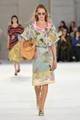 Dries Van Noten Women s Ready-to-Wear Spring Summer 2027 Collection Fashion Show during Paris Fashion Week, September 30, 2026 Dries Van Noten Women s Ready-to-Wear Spring Summer 2027 Collection Fashion Show, during Paris Fashion Week, September 30, 2026, Paris, France  Copyright: xAgencex xBestimagexAgencex xBestimagex