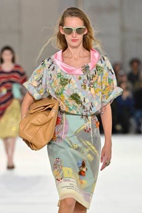 Dries Van Noten Women s Ready-to-Wear Spring Summer 2027 Collection Fashion Show during Paris Fashion Week, September 30, 2026 Dries Van Noten Women s Ready-to-Wear Spring Summer 2027 Collection Fashion Show, during Paris Fashion Week, September 30, 2026, Paris, France  Copyright: xAgencex xBestimagexAgencex xBestimagex