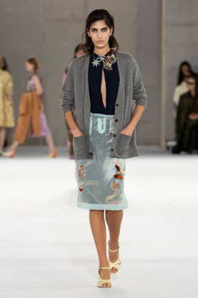 Dries Van Noten Women s Ready-to-Wear Spring Summer 2027 Collection Fashion Show during Paris Fashion Week, September 30, 2026 Dries Van Noten Women s Ready-to-Wear Spring Summer 2027 Collection Fashion Show, during Paris Fashion Week, September 30, 2026, Paris, France  Copyright: xAgencex xBestimagexAgencex xBestimagex