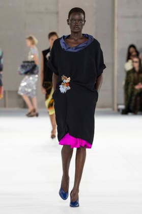 Dries Van Noten Women s Ready-to-Wear Spring Summer 2027 Collection Fashion Show during Paris Fashion Week, September 30, 2026 Dries Van Noten Women’s Ready-to-Wear Spring Summer 2027 Collection Fashion Show, during Paris Fashion Week, September 30, 2026, Paris, France  Copyright: xAgencex xBestimagexAgencex xBestimagex