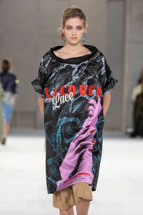 Dries Van Noten Women s Ready-to-Wear Spring Summer 2027 Collection Fashion Show during Paris Fashion Week, September 30, 2026 Dries Van Noten Women’s Ready-to-Wear Spring Summer 2027 Collection Fashion Show, during Paris Fashion Week, September 30, 2026, Paris, France  Copyright: xAgencex xBestimagexAgencex xBestimagex