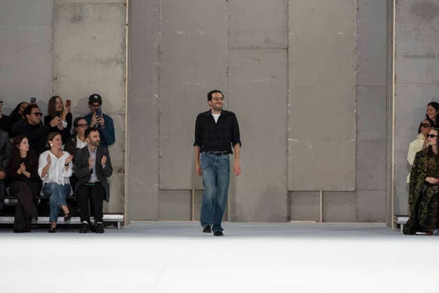 Dries Van Noten Women s Ready-to-Wear Spring Summer 2027 Collection Fashion Show during Paris Fashion Week, September 30, 2026 Dries Van Noten Women’s Ready-to-Wear Spring Summer 2027 Collection Fashion Show, during Paris Fashion Week, September 30, 2026, Paris, France  Copyright: xAgencex xBestimagexAgencex xBestimagex