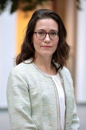 Prof. Dr. Isabelle Borucki, Politikwissenschaftlerin der Philipps-Universität Marburg, Beraterin der Studie, der R+V Versicherung, PK zu - Vorstellung der Studie - Die Ängste der Deutschen 2026, Berlin, 01.10.2026