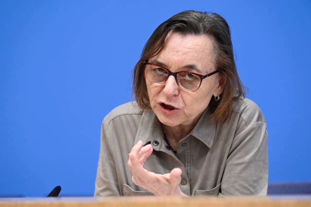 ABB BPK- Carmen Scheibenbogen deutsche Haematoonkologin und Professorin für Immunologie an der Berliner Charite Thema Vorstellung Bericht Postinfektioese Erkrankungen Versorgung, Forschung und Praevention am Beispiel von Long Covid auf der BPK Bundespressekonferenz in Berlin am 01.10.2026 Berlin Deutschland