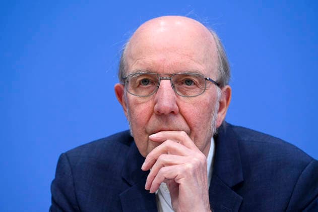 ABB BPK- Prof. Dr. Norbert Suttorp vom Faecherverbund Infektiologie, Pneumologie und Intensivmedizin Thema Vorstellung Bericht Postinfektioese Erkrankungen Versorgung, Forschung und Praevention am Beispiel von Long Covid auf der BPK Bundespressekonferenz in Berlin am 01.10.2026 Berlin Deutschland
