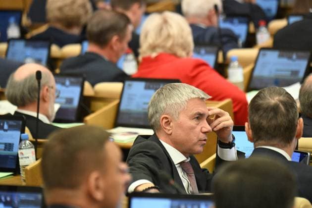 Moscow. The first session of the ninth State Duma of the Russian Federation. Deputy leader of the United Russia faction in the State Duma, Yevgeny Revenko, before the session. KomsomolskayaxPravda