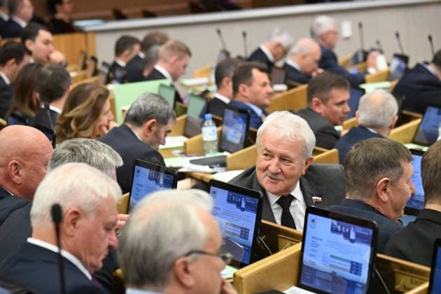 Moscow. The first session of the State Duma of the Russian Federation of the ninth convocation. Chairman of the State Duma Committee on Transport and Transport Infrastructure Development Yevgeny Moskvichev before the session. KomsomolskayaxPravda