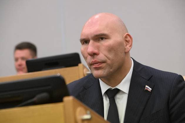 Moscow. The first session of the ninth convocation of the State Duma of the Russian Federation. State Duma Deputy Nikolai Valuev during Russian President Vladimir Putin s address at the session. KomsomolskayaxPravda