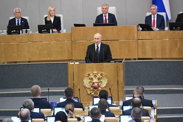 Moscow. The first session of the State Duma of the Russian Federation of the ninth convocation. Russian President Vladimir Putin speaks at the session. KomsomolskayaxPravda