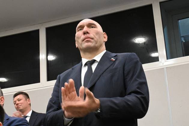 Moscow. The first session of the ninth convocation of the State Duma of the Russian Federation. State Duma Deputy Nikolai Valuev during Russian President Vladimir Putin s address at the session. KomsomolskayaxPravda