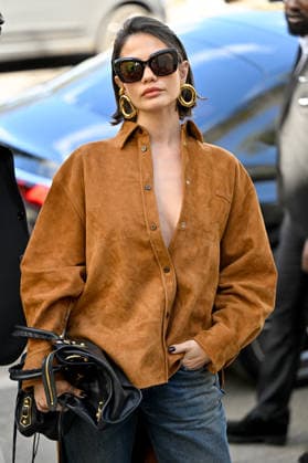 PFW Balenciaga Outside Arrivals JR Demet Özdemir arriving at the Balenciaga show during Paris Fashion Week, in Paris, France on 1 October 2026. Photo by Julien Reynaud APS-Medias ABACAPRESS.COM Paris France  Copyright: xReynaudxJulien APS-Medias ABACAx