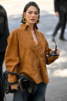 PFW Balenciaga Outside Arrivals JR Demet Özdemir arriving at the Balenciaga show during Paris Fashion Week, in Paris, France on 1 October 2026. Photo by Julien Reynaud APS-Medias ABACAPRESS.COM Paris France  Copyright: xReynaudxJulien APS-Medias ABACAx