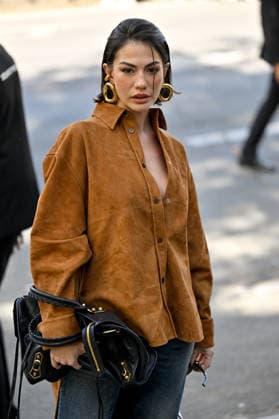 PFW Balenciaga Outside Arrivals JR Demet Özdemir arriving at the Balenciaga show during Paris Fashion Week, in Paris, France on 1 October 2026. Photo by Julien Reynaud APS-Medias ABACAPRESS.COM Paris France  Copyright: xReynaudxJulien APS-Medias ABACAx