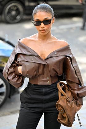 PFW Balenciaga Outside Arrivals JR Guest arriving at the Balenciaga show during Paris Fashion Week, in Paris, France on 1 October 2026. Photo by Julien Reynaud APS-Medias ABACAPRESS.COM Paris France  Copyright: xReynaudxJulien APS-Medias ABACAx