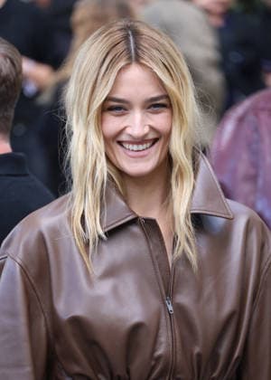 Sarah Pidgeon arrives at the Balenciaga Spring Summer 2027 Women’s Ready-to-Wear fashion show during Paris Fashion Week (PFW) at the Tennis Club de Paris, France, on October 1, 2026. Denis Guignebourg, Bestimage. Arrivals at the Balenciaga fashion show as part of Paris RTW Spring Summer 2027 Fashion Week, held at the Tennis Club de Paris on October 1, 2026, in Paris, France. Paris, France  Copyright: xDenisxGuignebourgx xBestimagexDenisxGuignebourgx xBestimagex