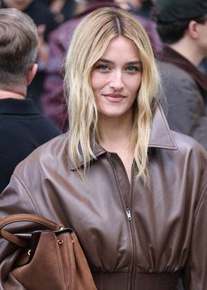 Sarah Pidgeon arrives at the Balenciaga Spring Summer 2027 Women’s Ready-to-Wear fashion show during Paris Fashion Week (PFW) at the Tennis Club de Paris, France, on October 1, 2026. Denis Guignebourg, Bestimage. Arrivals at the Balenciaga fashion show as part of Paris RTW Spring Summer 2027 Fashion Week, held at the Tennis Club de Paris on October 1, 2026, in Paris, France. Paris, France  Copyright: xDenisxGuignebourgx xBestimagexDenisxGuignebourgx xBestimagex