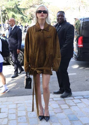 Hayes Warner arrives at the Balenciaga Spring Summer 2027 Women’s Ready-to-Wear fashion show during Paris Fashion Week (PFW) at the Tennis Club de Paris, France, on October 1, 2026. Denis Guignebourg, Bestimage. Arrivals at the Balenciaga fashion show as part of Paris RTW Spring Summer 2027 Fashion Week, held at the Tennis Club de Paris on October 1, 2026, in Paris, France. Paris, France  Copyright: xDenisxGuignebourgx xBestimagexDenisxGuignebourgx xBestimagex