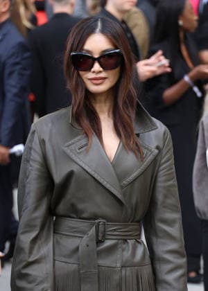 Gemma Chan arrives at the Balenciaga Spring Summer 2027 Women’s Ready-to-Wear fashion show during Paris Fashion Week (PFW) at the Tennis Club de Paris, France, on October 1, 2026. Denis Guignebourg, Bestimage. Arrivals at the Balenciaga fashion show as part of Paris Ready-to-Wear Spring Summer 2027 Fashion Week, held at the Tennis Club de Paris on October 1, 2026, in Paris, France. Paris, France  Copyright: xDenisxGuignebourgx xBestimagexDenisxGuignebourgx xBestimagex