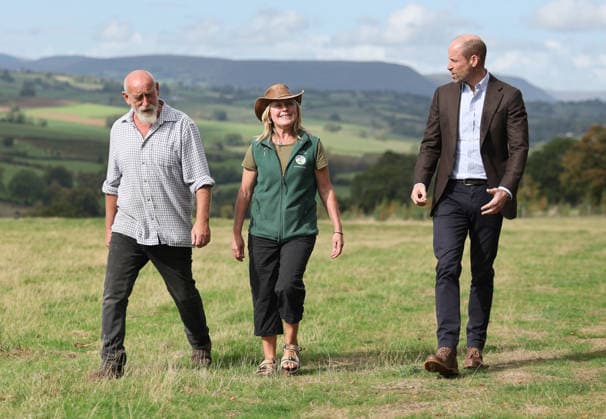 The Prince Of Wales Visits Monmouthshire And Herefordshire ABERGAVENNY, WALES - OCTOBER 01: Prince William, Prince Of Wales (R) speaks with Jim Beavan and Kate Beavan from Great Tre-rhew Farm, a local farming family, who have partnered with the charity Stump Up For Trees, to use their land for upstream flooding interventions and the charity s goal of planting one million native trees across South Wales, at White Castle Farm on October 01, 2026 in Abergavenny, Wales. The Prince of Wales visited the region to meet with those tackling the threat of flooding caused by extreme weather conditions., Credit:Chris Jackson PA ROTA - B68 Avalon United Kingdom, Wales, Abergavenny Copyright: xChrisxJacksonx xPAxROTAx-xB68x xAvalonx 1139798754
