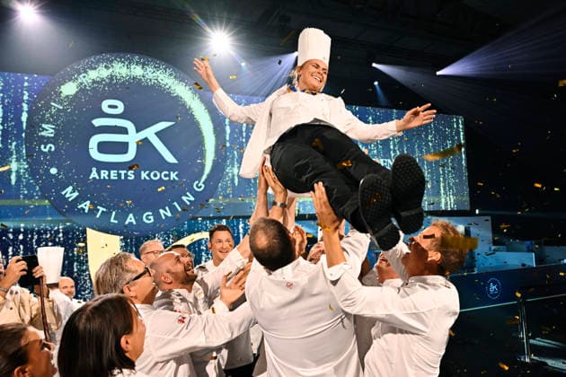 STOCKHOLM, SWEDEN 20261001 Evelina Änggren wins Chef of the Year and is honored during the 2026 Chef of the Year finals at Annexet in Stockholm STOCKHOLM SWEDEN x10040x  Copyright: xAndersxWiklund TTx ARETS KOCK 2026 Xtg_hgH65As