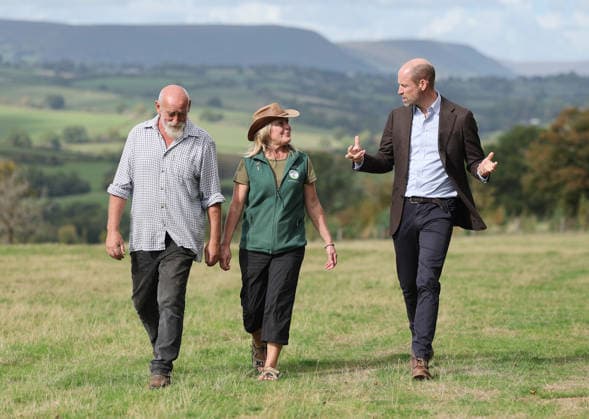 The Prince Of Wales Visits Monmouthshire And Herefordshire ABERGAVENNY, WALES - OCTOBER 01: Prince William, Prince Of Wales (R) speaks with Jim Beavan and Kate Beavan from Great Tre-rhew Farm, a local farming family, who have partnered with the charity Stump Up For Trees, to use their land for upstream flooding interventions and the charity s goal of planting one million native trees across South Wales, at White Castle Farm on October 01, 2026 in Abergavenny, Wales. The Prince of Wales visited the region to meet with those tackling the threat of flooding caused by extreme weather conditions., Credit:Chris Jackson PA ROTA - B68 Avalon United Kingdom, Wales, Abergavenny Copyright: xChrisxJacksonx xPAxROTAx-xB68x xAvalonx 1139799951