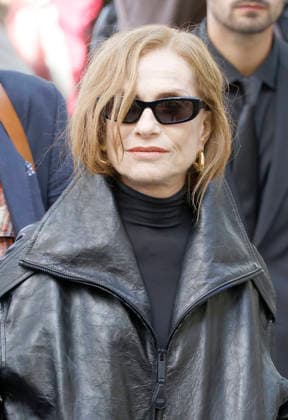 Isabelle Huppert arrives at the Balenciaga Spring Summer 2027 Women’s Ready-to-Wear fashion show during Paris Fashion Week (PFW) at the Tennis Club de Paris, France, on October 1, 2026. Christophe Aubert Bestimage. Arrivals at the Balenciaga fashion show as part of Paris RTW Spring Summer 2027 Fashion Week, held at the Tennis Club de Paris on October 1, 2026, in Paris, France. Paris, France  Copyright: xChristophexAubertx xBestimagexChristophexAubertx xBestimagex