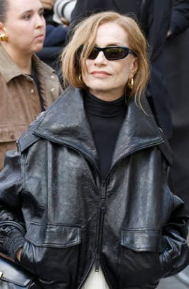 Isabelle Huppert arrives at the Balenciaga Spring Summer 2027 Women’s Ready-to-Wear fashion show during Paris Fashion Week (PFW) at the Tennis Club de Paris, France, on October 1, 2026. Christophe Aubert Bestimage. Arrivals at the Balenciaga fashion show as part of Paris RTW Spring Summer 2027 Fashion Week, held at the Tennis Club de Paris on October 1, 2026, in Paris, France. Paris, France  Copyright: xChristophexAubertx xBestimagexChristophexAubertx xBestimagex