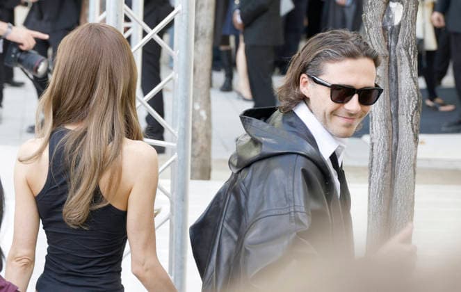 Brooklyn Beckham and his wife Nicola Peltz arrive at the Balenciaga Spring Summer 2027 Women’s Ready-to-Wear fashion show during Paris Fashion Week (PFW) at the Tennis Club de Paris, France, on October 1, 2026. Christophe Aubert, Bestimage. Arrivals at the Balenciaga fashion show as part of Paris RTW Spring Summer 2027 Fashion Week held at the Tennis Club de Paris on October 1, 2026, in Paris, France. Paris, France  Copyright: xChristophexAubertx xBestimagexChristophexAubertx xBestimagex