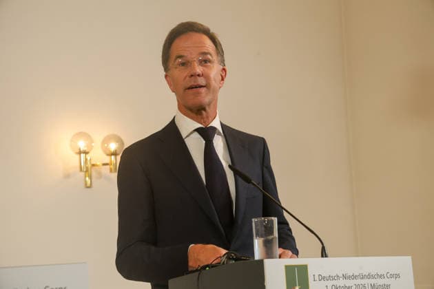 Treffen des Bundeskanzlers mit dem Premierminister der Niederlande und dem NATO-Generalsekretär beim 1. Deutsch-Niederländischen Corps 20261001rw244 Begegnung mit der Presse. Mark Rutte, NATO-Generalsekretär. Münster, Nordrhein-Westfalen, DEU, Deutschland, 01.10.2026 Münster Nordrhein-Westfalen Deutschland Copyright: xRUEDIGERxWÖLKx