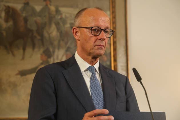 Treffen des Bundeskanzlers mit dem Premierminister der Niederlande und dem NATO-Generalsekretär beim 1. Deutsch-Niederländischen Corps 20261001rw249 Begegnung mit der Presse. Friedrich Merz (CDU), Bundeskanzler. Münster, Nordrhein-Westfalen, DEU, Deutschland, 01.10.2026 Münster Nordrhein-Westfalen Deutschland Copyright: xRUEDIGERxWÖLKx