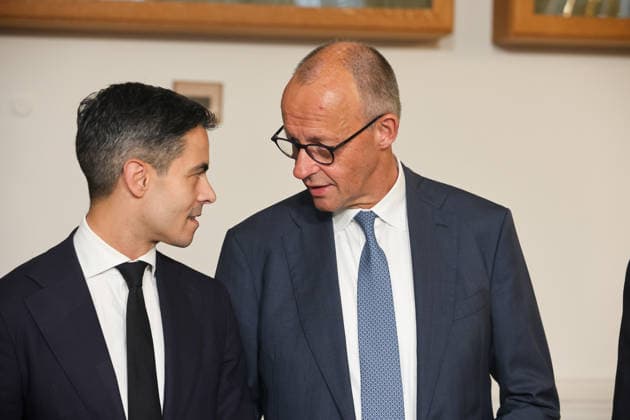 Treffen des Bundeskanzlers mit dem Premierminister der Niederlande und dem NATO-Generalsekretär beim 1. Deutsch-Niederländischen Corps Lagebesprechung. Rob Jetten (D66), Ministerpräsident der Niederlande und Friedrich Merz (CDU), Bundeskanzler. Münster, Nordrhein-Westfalen, DEU, Deutschland, 01.10.2026