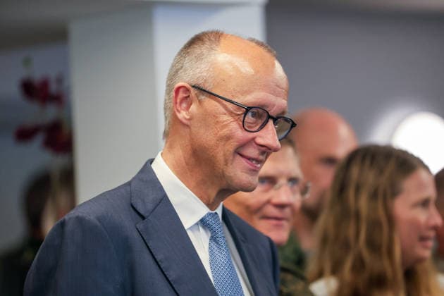 Treffen des Bundeskanzlers mit dem Premierminister der Niederlande und dem NATO-Generalsekretär beim 1. Deutsch-Niederländischen Corps Gespräch mit Soldatinnen und Soldaten des Corps. Friedrich Merz (CDU), Bundeskanzler. Münster, Nordrhein-Westfalen, DEU, Deutschland, 01.10.2026