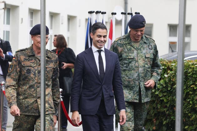 Treffen des Bundeskanzlers mit dem Premierminister der Niederlande und dem NATO-Generalsekretär beim 1. Deutsch-Niederländischen Corps Ankunft des niederländischen Premierministers im Ehrenhof. Rob Jetten (D66), Ministerpräsident der Niederlande. Münster, Nordrhein-Westfalen, DEU, Deutschland, 01.10.2026