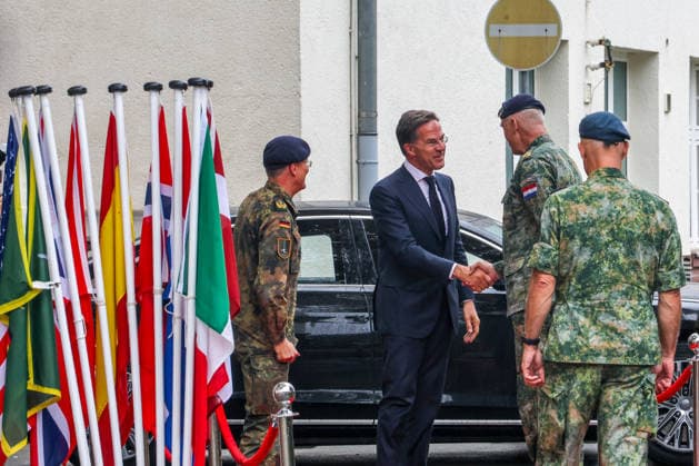 Treffen des Bundeskanzlers mit dem Premierminister der Niederlande und dem NATO-Generalsekretär beim 1. Deutsch-Niederländischen Corps Ankunft des NATO-Generalsekretärs im Ehrenhof. Mark Rutte, NATO-Generalsekretär. Münster, Nordrhein-Westfalen, DEU, Deutschland, 01.10.2026
