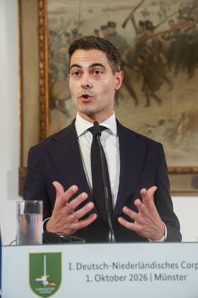 Treffen des Bundeskanzlers mit dem Premierminister der Niederlande und dem NATO-Generalsekretär beim 1. Deutsch-Niederländischen Corps Begegnung mit der Presse. Rob Jetten (D66), Ministerpräsident der Niederlande. Münster, Nordrhein-Westfalen, DEU, Deutschland, 01.10.2026