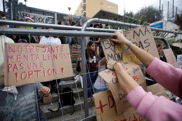 HIGH SCHOOL STUDENT PROTEST IN MENTON PHOTOPQR NICE MATIN Jean François Ottonello Menton October 1, 2026 High school student protest, shown here in front of Curie High School in Menton Blockades, clashes, and fires. High school student protests are intensifying in several French cities. Menton, France  Copyright: xPHOTOPQR NICExMATIN MAXPPPxJeanxFrançoisxOttonellox 20261001NIM7941 20261001NIM7941