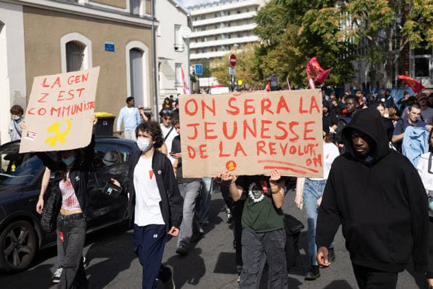 High school blockade in Seine-Saint-Denis High school students marching between Saint-Denis and Aubervilliers North of Paris, on October 1, 2026 as they continue their protest to demand the hiring of substitute teachers, increased resources, and decent learning conditions. Photo by Raphael Lafargue ABACAPRESS.COM Aubervilliers France  Copyright: xLafarguexRaphael ABACAx