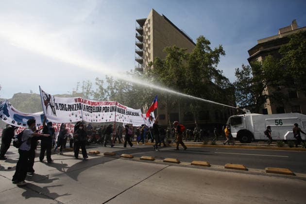 Santiago, October 1, 2026—The Chilean Student Confederation and social organizations are calling for a national strike in Santiago and other regions, demanding funding for public education as part of the debate on the 2027 Budget Bill. Jonnathan Oyarzun Aton Chile, Santiago, Chile Aton 1195824  Copyright: JONNATHANxOYARZUN ATONxCHILE
