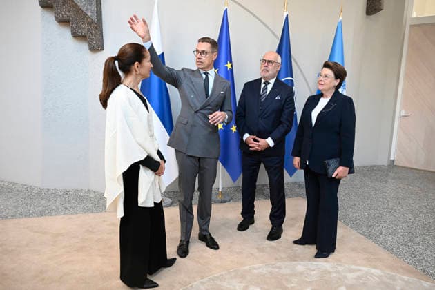 LKS 20261001 Estonian President Alar Karis (2R) and his wife Sirje Karis (R) meet with Finnish President Alexander Stubb (2L) and his wife Suzanne Innes-Stubb at the President s official residence Mäntyniemi in Helsinki, Finland, on October 1, 2026. President Karis is on a farewell visit to Finland. - HEIKKI SAUKKOMAA Helsinki Finland  Copyright: xHeikkixSaukkomaax oPtwjqQkSYw