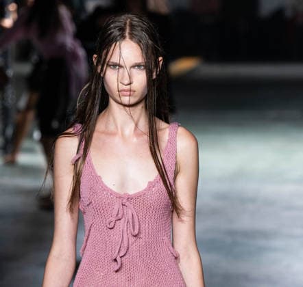 Paris Fashion Week Women s Wear SPRING SUMMER 2027 Collection by ALAINPAUL, October 1, 2026, photography by Sylvie Lefort, MAXPPP 01 10 2026 @Sylvie Lefort Photography MAXPPP 10 01 26 Models showcase designs from the ALAINPAUL Women’s Spring Summer 2027 collection during Paris Fashion Week in Paris, France, October 1, 2026. The presentation of the women’s collections took place from September 28 to October 6, 26  Copyright: xMAXPPPxsylviexlefortxphotographyx LFR202610019480 LFR202610019480