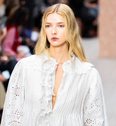 Paris Fashion Week: CHLOÉ Women s Spring Summer 2027 Collection, October 1, 2026; Photography by Sylvie Lefort; MAXPPP 01 10 2026 @Sylvie Lefort Photography MAXPPP 10 01 26 Models showcase designs from the CHLOE Women’s Spring Summer 2027 collection during Paris Fashion Week in Paris, France, October 1, 2026. The women’s collections were presented from September 28 to October 6, 26  Copyright: xmaxpppxsylviexlefortxphotographyx LFR202610019498 LFR202610019498