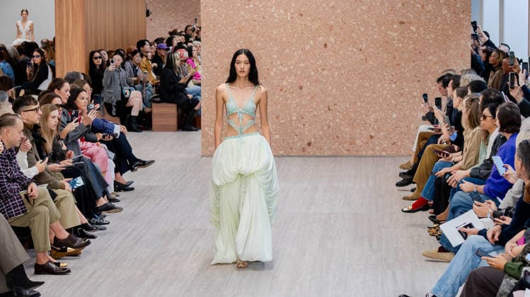 RECORD DATE NOT STATED Paris Fashion Week: CHLOÉ Women s Spring Summer 2027 Collection, October 1, 2026; Photography by Sylvie Lefort; MAXPPP 01 10 2026 @Sylvie Lefort Photography MAXPPP 10 01 26 Models showcase designs from the CHLOE Women’s Spring Summer 2027 collection during Paris Fashion Week in Paris, France, October 1, 2026. The women’s collections were presented from September 28 to October 6, 26  Copyright: xmaxpppxsylviexlefortxphotographyx LFR202610019565 LFR202610019565